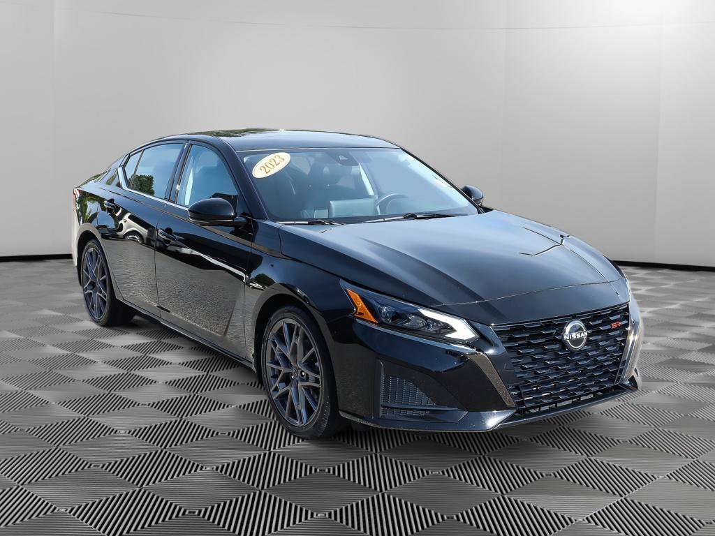 Used 2023 Nissan Altima 2.0 SR FWD image 8