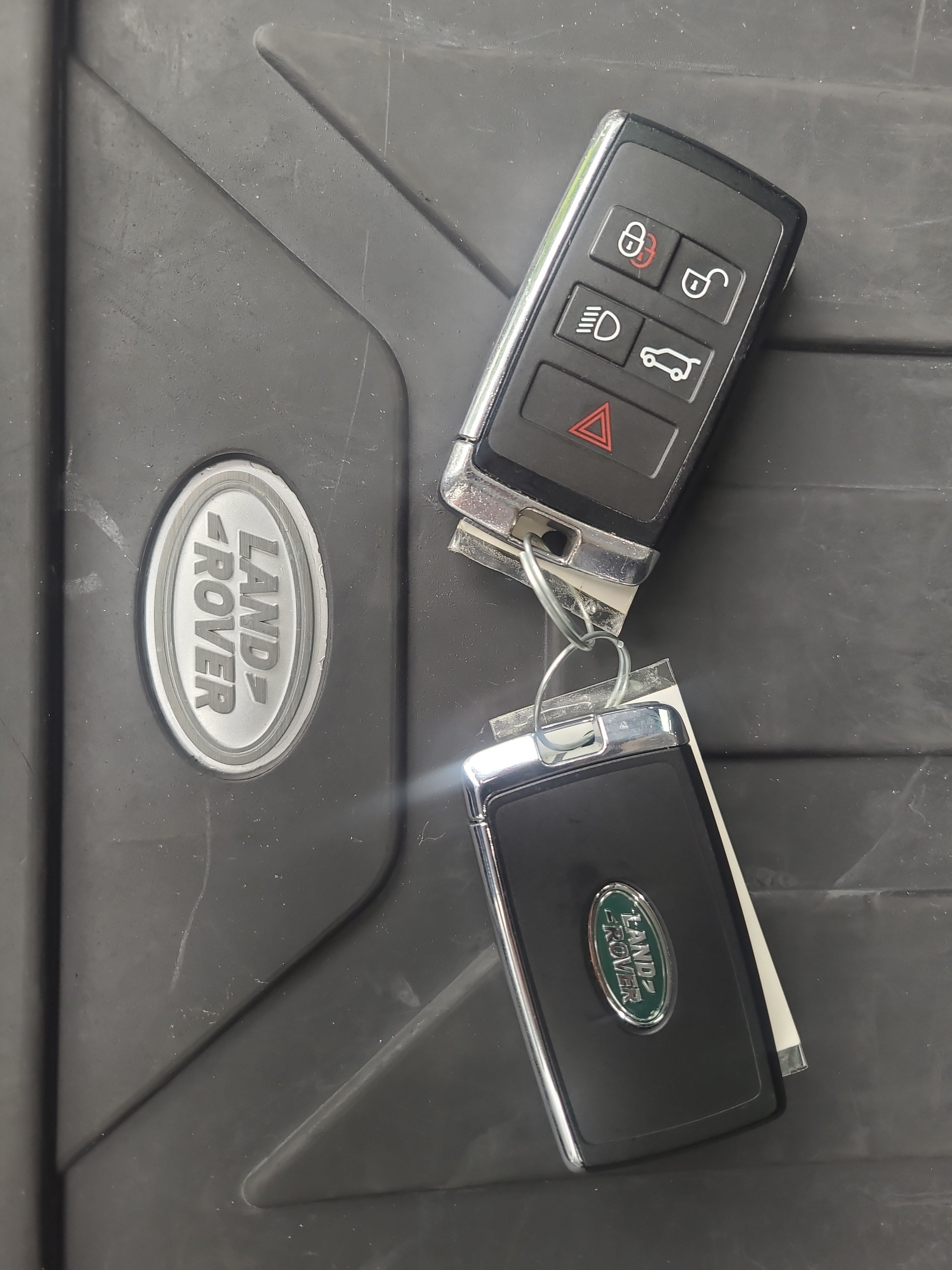 Used 2024 Land Rover Defender 110 S AWD/4WD image 31