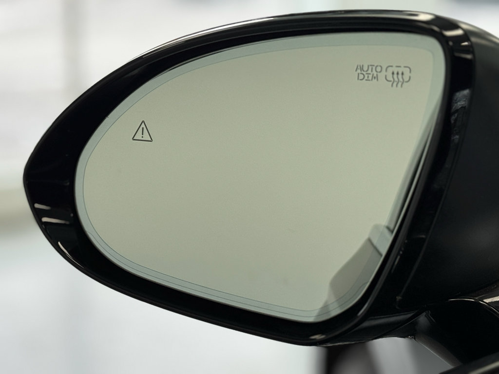 Used 2022 Genesis GV70 2.5T w/ Advanced Package image 14