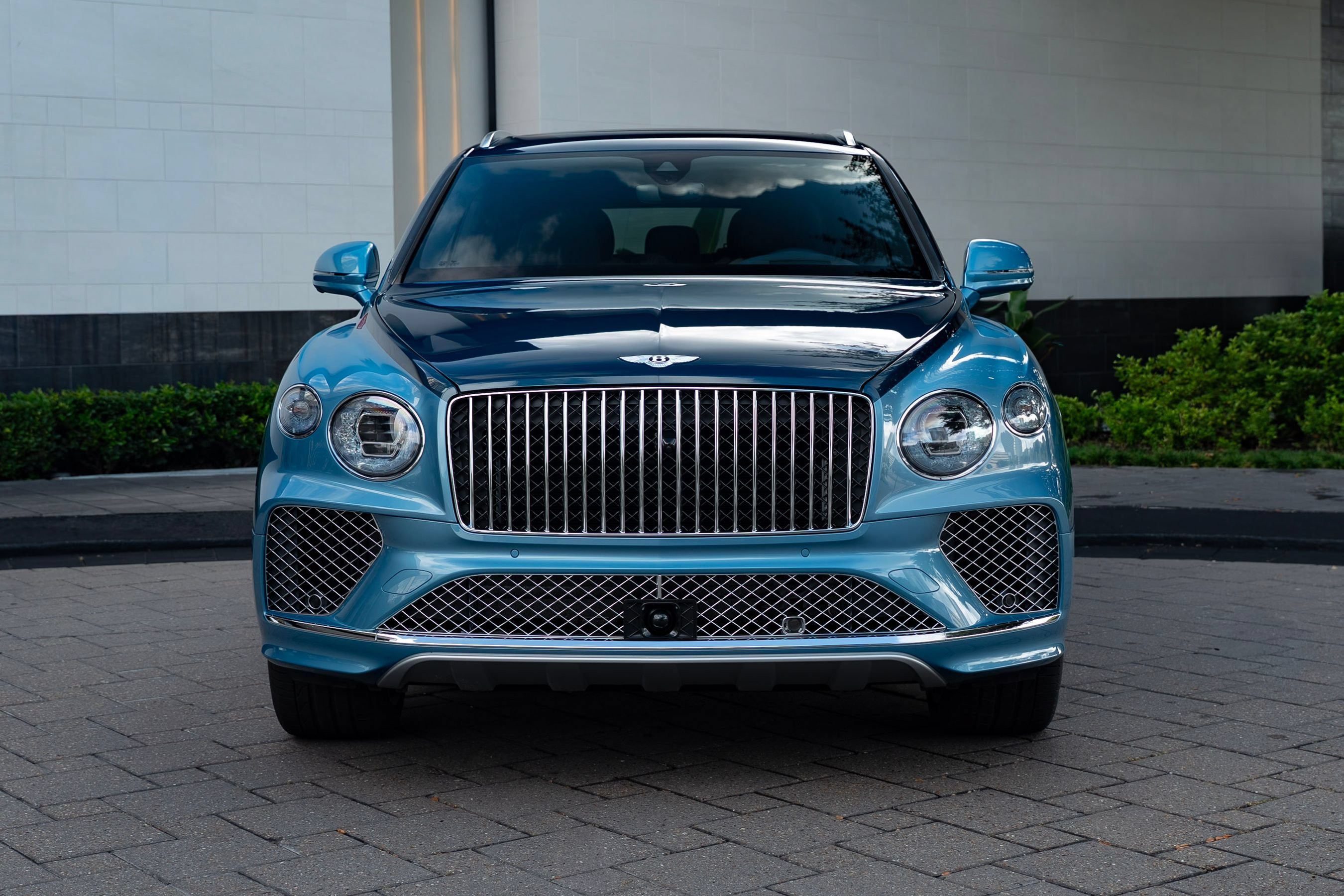 Certified 2025 Bentley Bentayga Extended Wheelbase AWD/4WD image 12