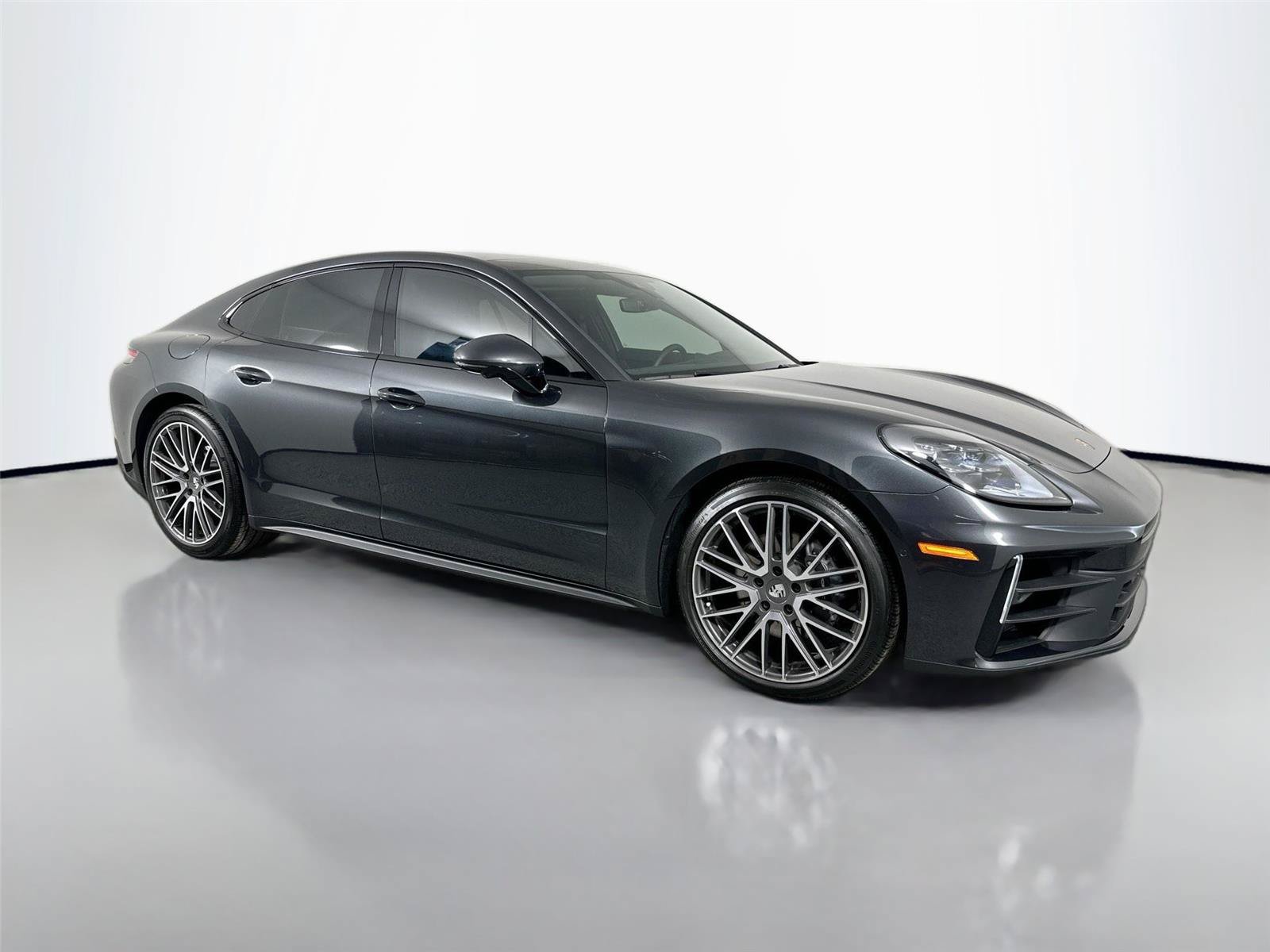 Certified 2024 Porsche Panamera image 9