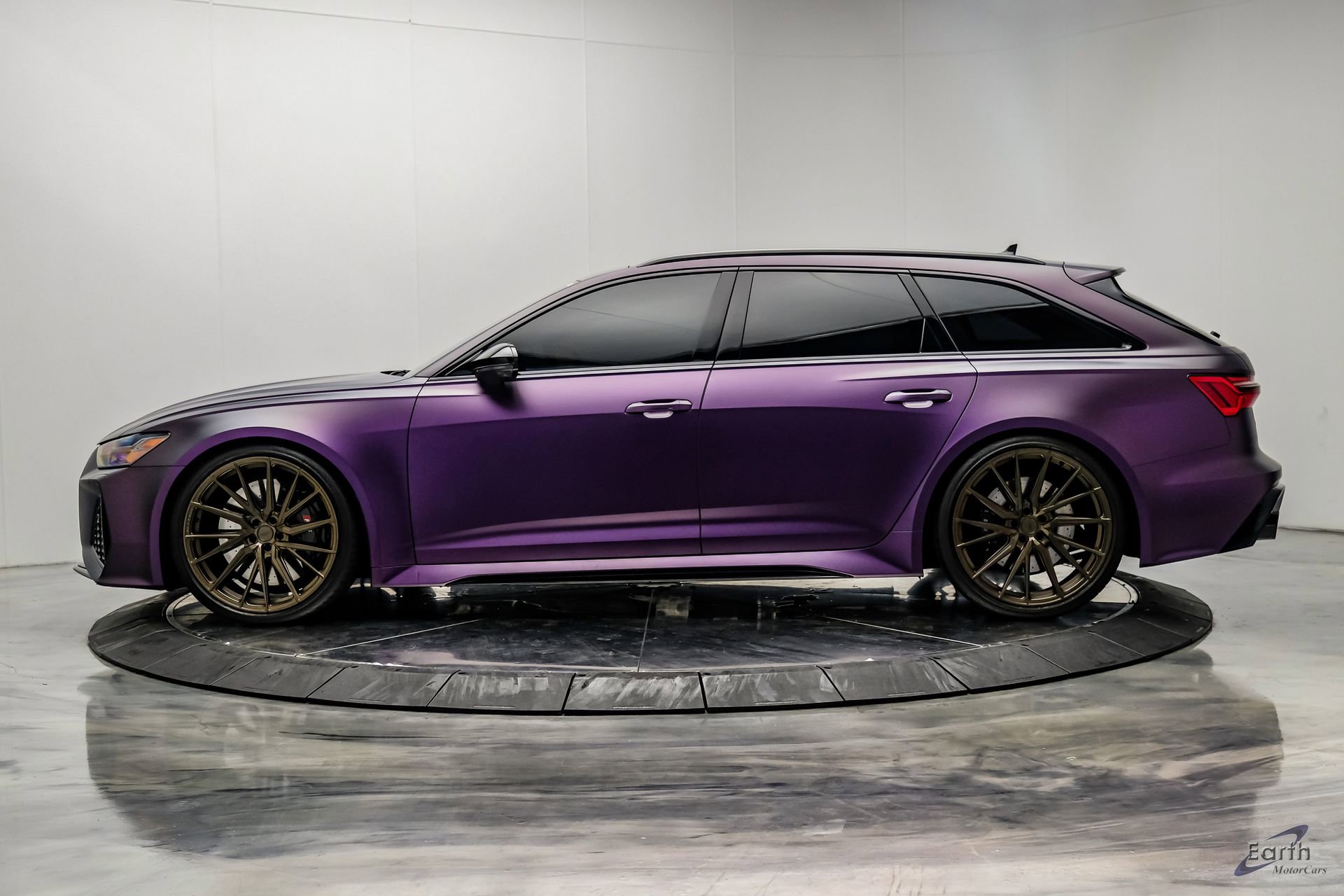 Used 2023 Audi RS 6 w/ Black Optic Package image 8