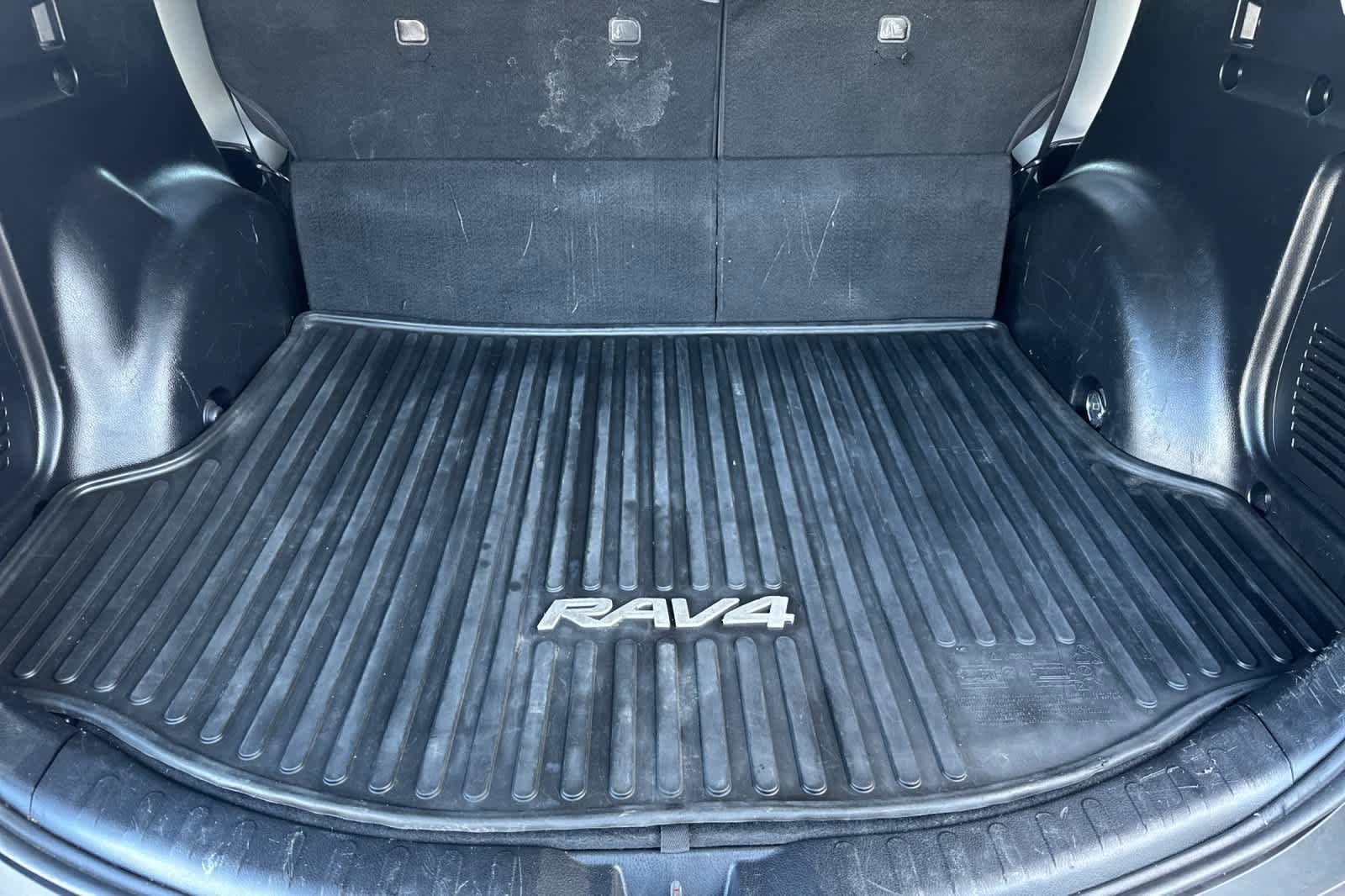 Used 2015 Toyota RAV4 XLE image 15
