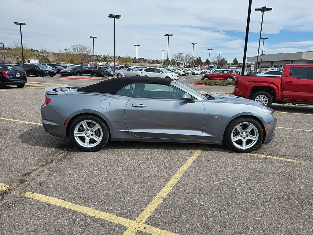 Used 2020 Chevrolet Camaro LT RWD image 3