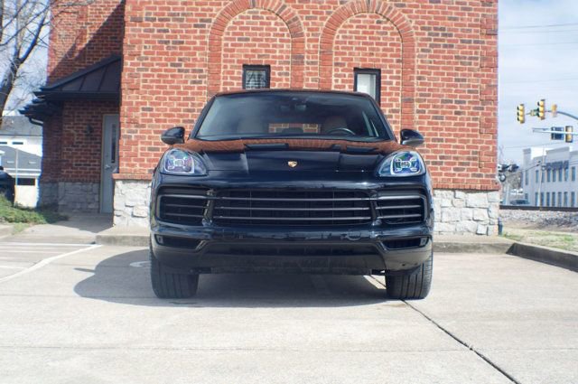 Used 2023 Porsche Cayenne AWD/4WD image 2