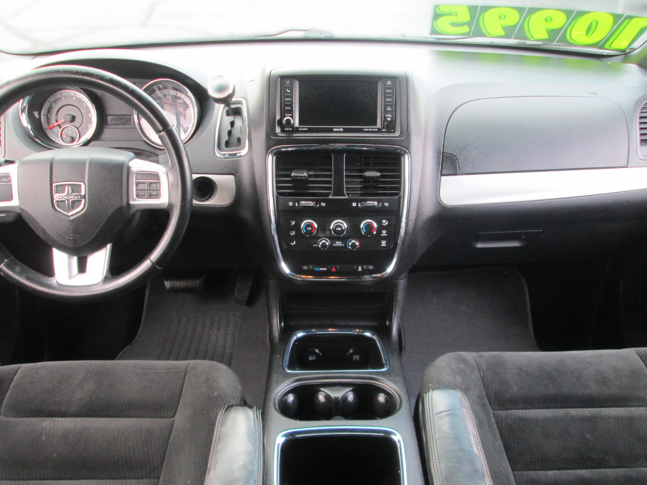 Used 2016 Dodge Grand Caravan SXT w/ UConnect Hands-Free Group image 9