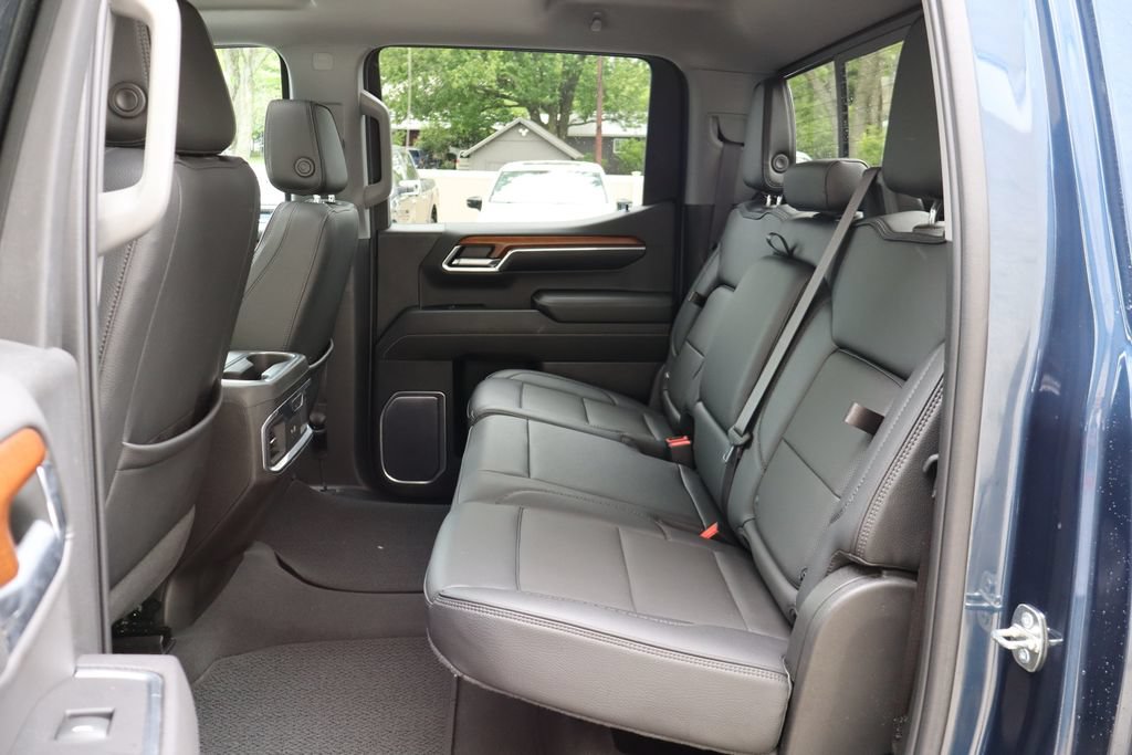 Used 2023 GMC Sierra 1500 Denali w/ Technology Package AWD/4WD image 11