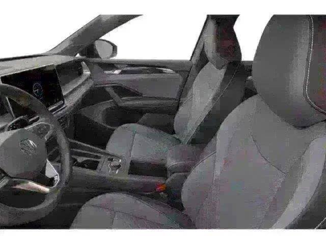 New 2026 Volkswagen Tiguan SE R-Line AWD/4WD image 6