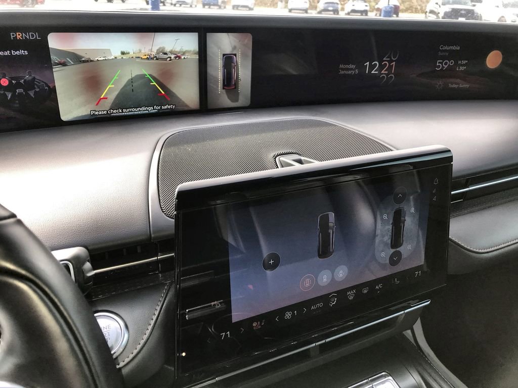 Used 2024 Lincoln Nautilus Premier w/ Jet Appearance Package image 17