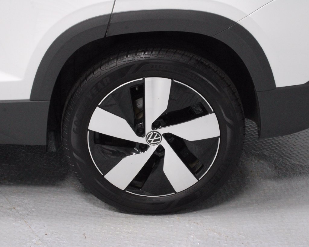 Used 2025 Volkswagen Taos S AWD/4WD image 19
