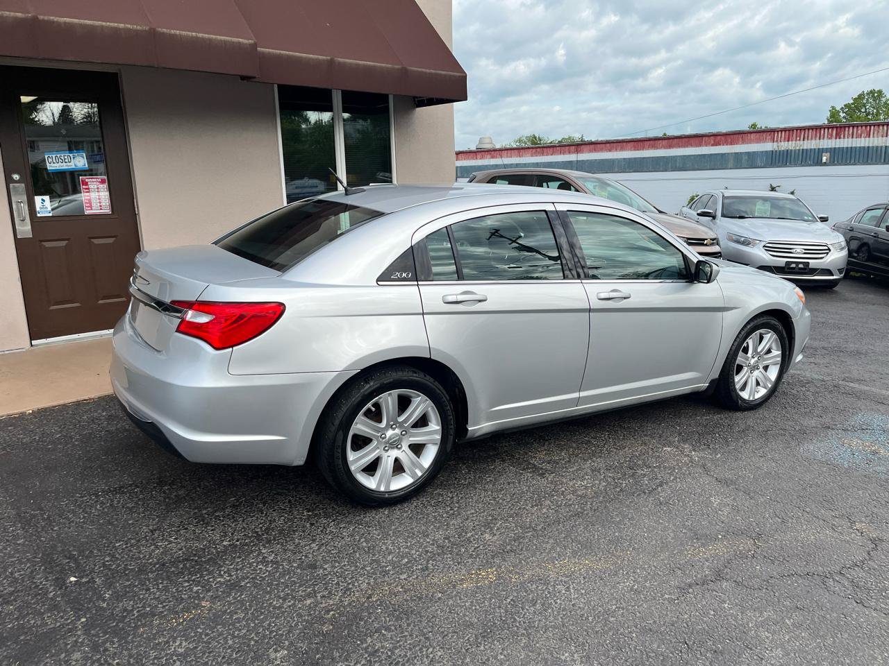 Used 2012 Chrysler 200 Touring w/ Cold Weather Group FWD image 5
