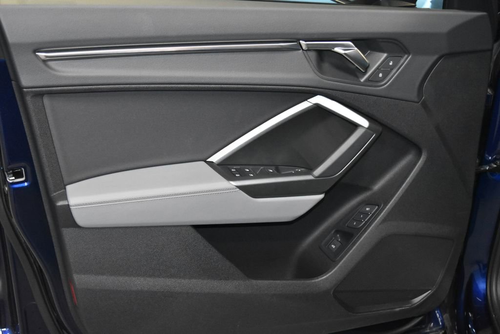 Certified 2025 Audi Q3 2.0T Premium w/ Convenience Package image 4