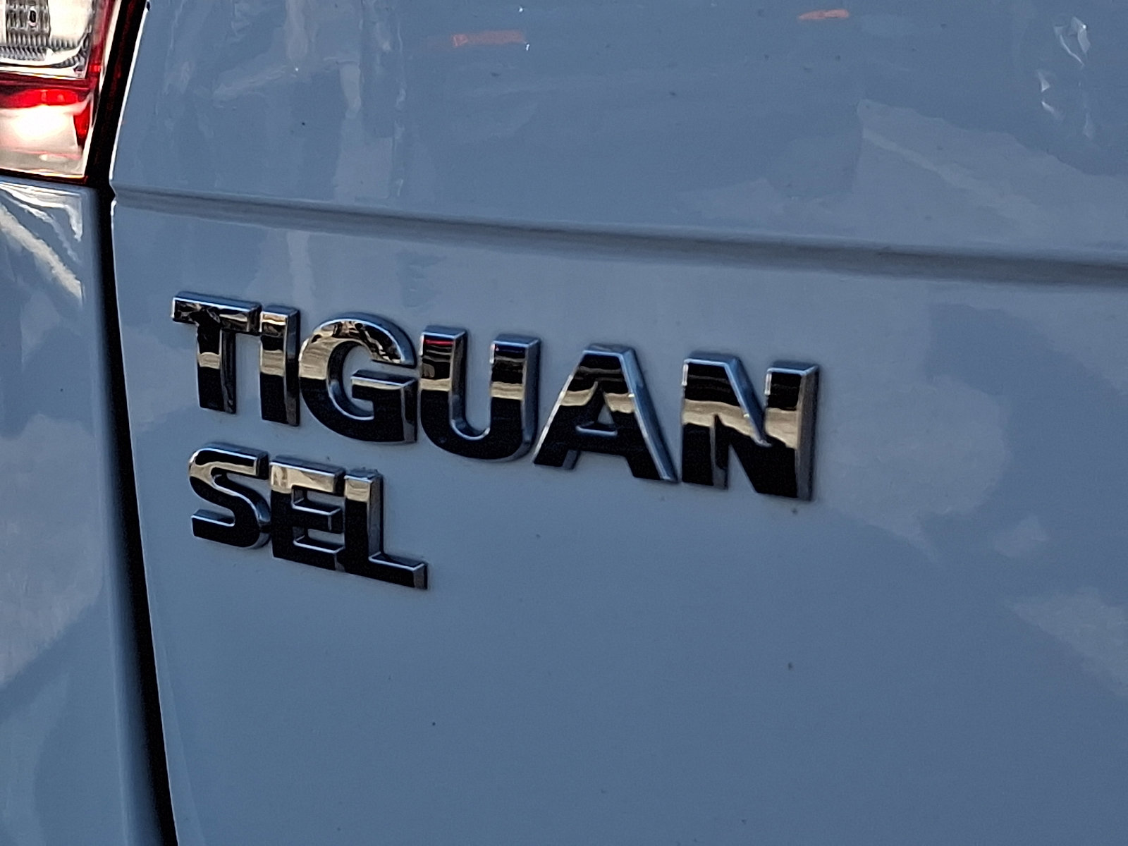Used 2020 Volkswagen Tiguan SEL image 30