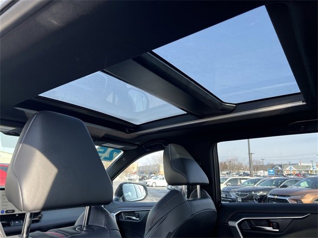 Used 2025 Toyota RAV4 XSE w/ Premium Package image 15