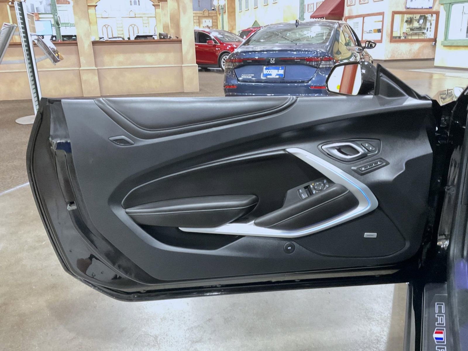 Used 2018 Chevrolet Camaro SS image 9