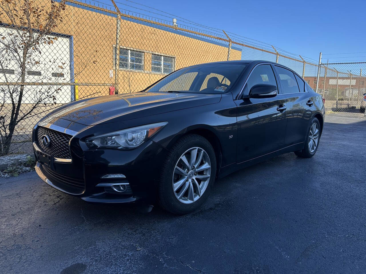 Used 2015 INFINITI Q50 2.0t w/ Moonroof Package