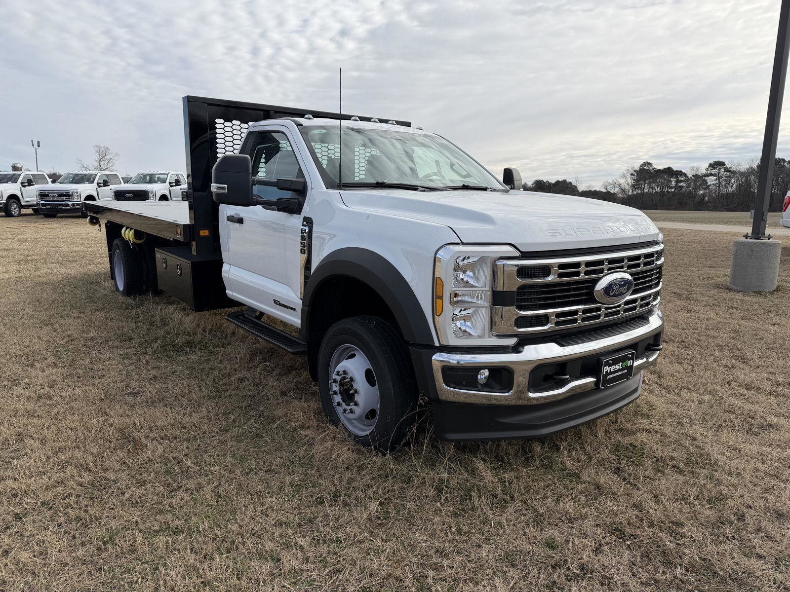 New 2025 Ford F550 2WD Regular Cab Super Duty image 4