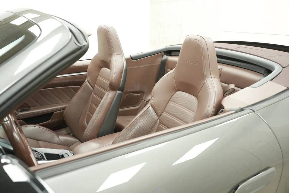 Certified 2021 Porsche 911 Turbo S AWD/4WD image 48