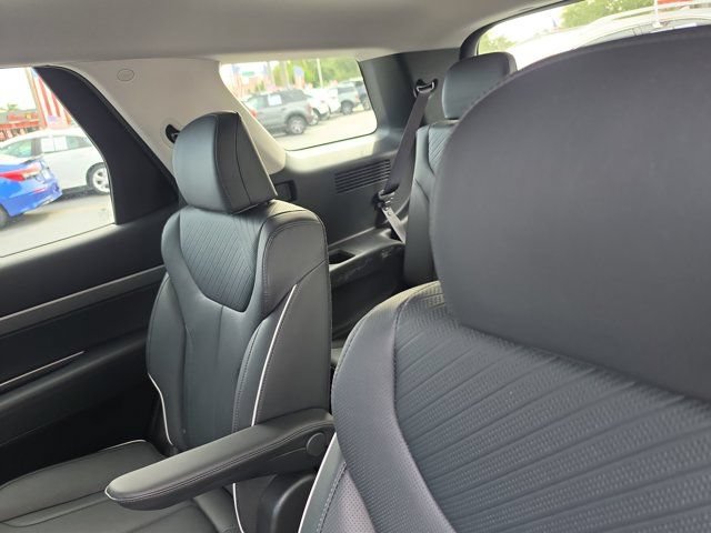 Used 2025 Hyundai Palisade SEL FWD image 14
