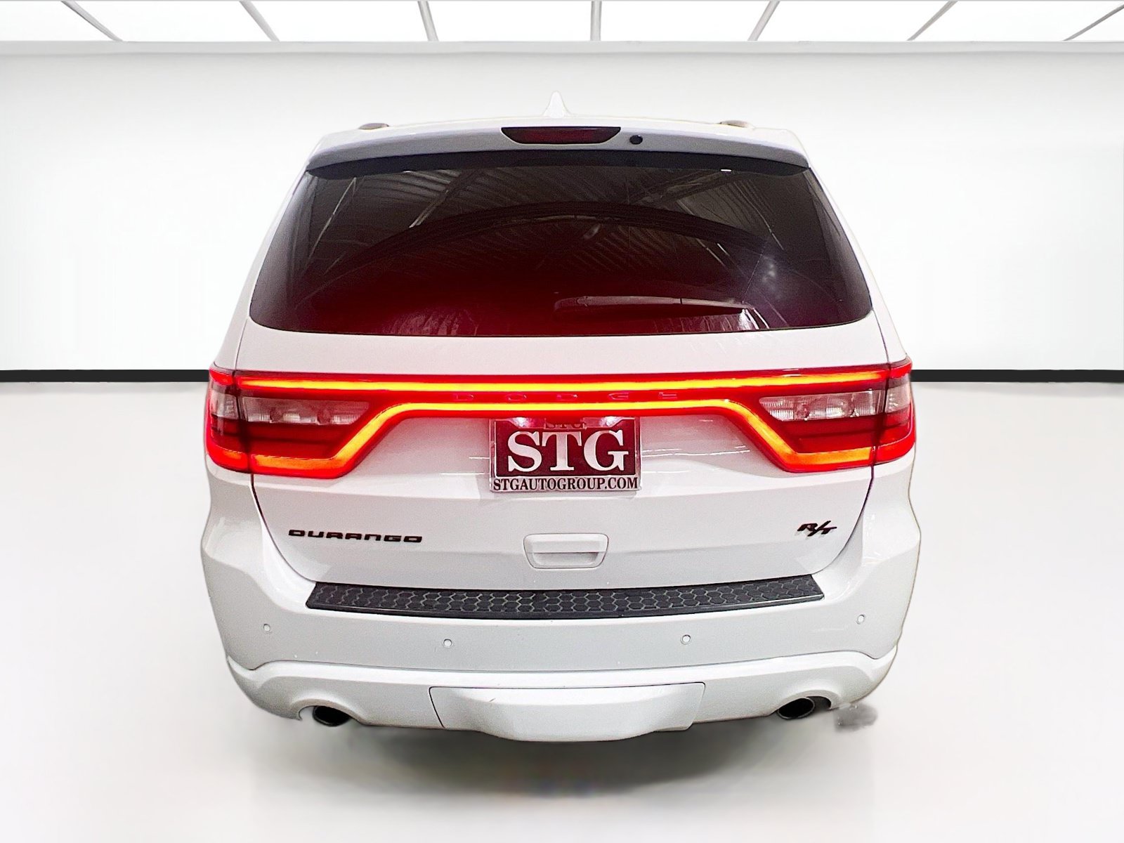 Used 2018 Dodge Durango R/T w/ Technology Group RWD image 5