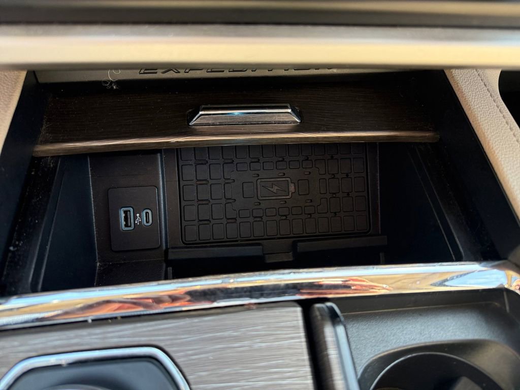 Used 2024 Ford Expedition Max Limited image 34