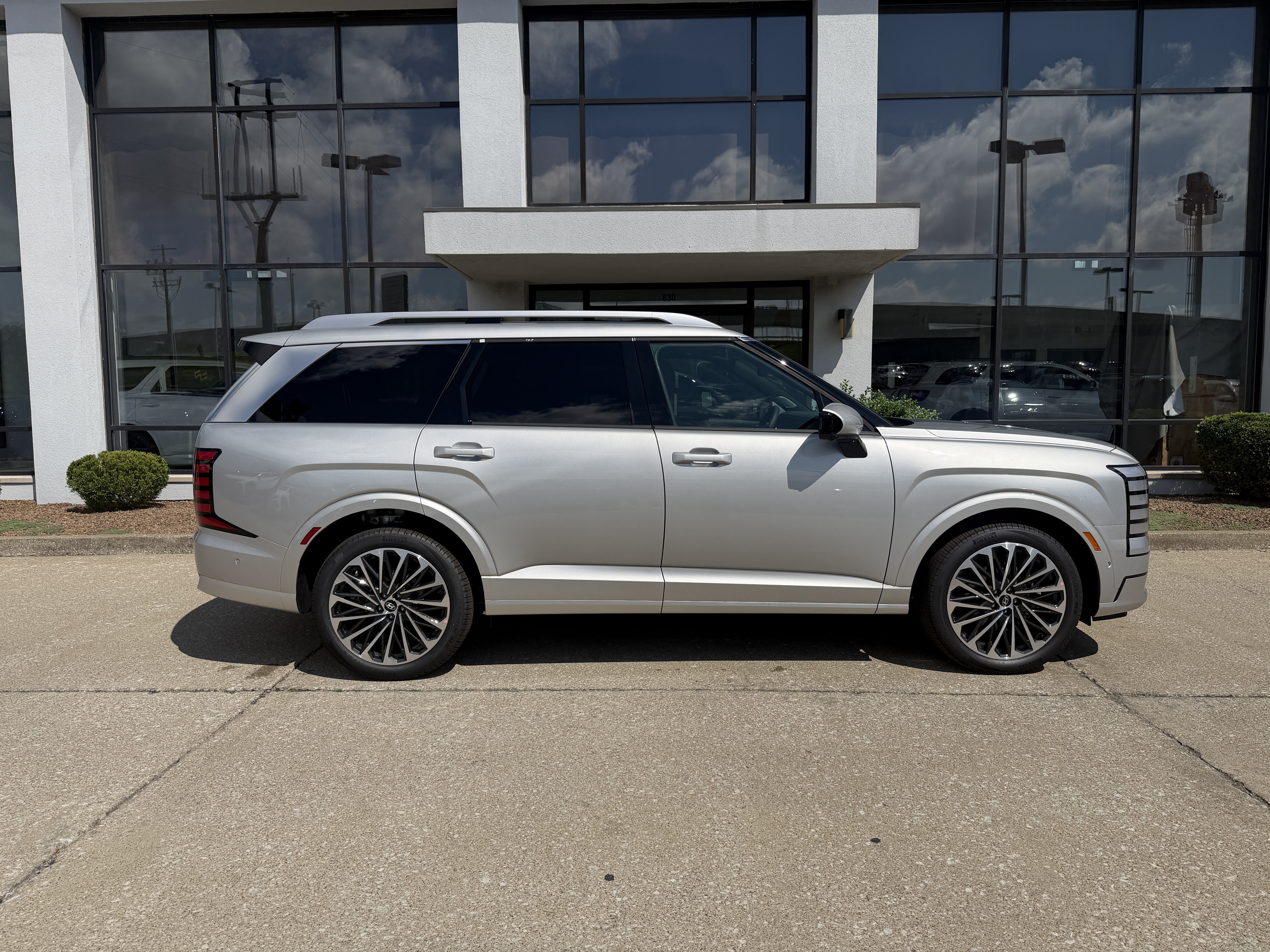 New 2026 Hyundai Palisade Calligraphy AWD/4WD image 3