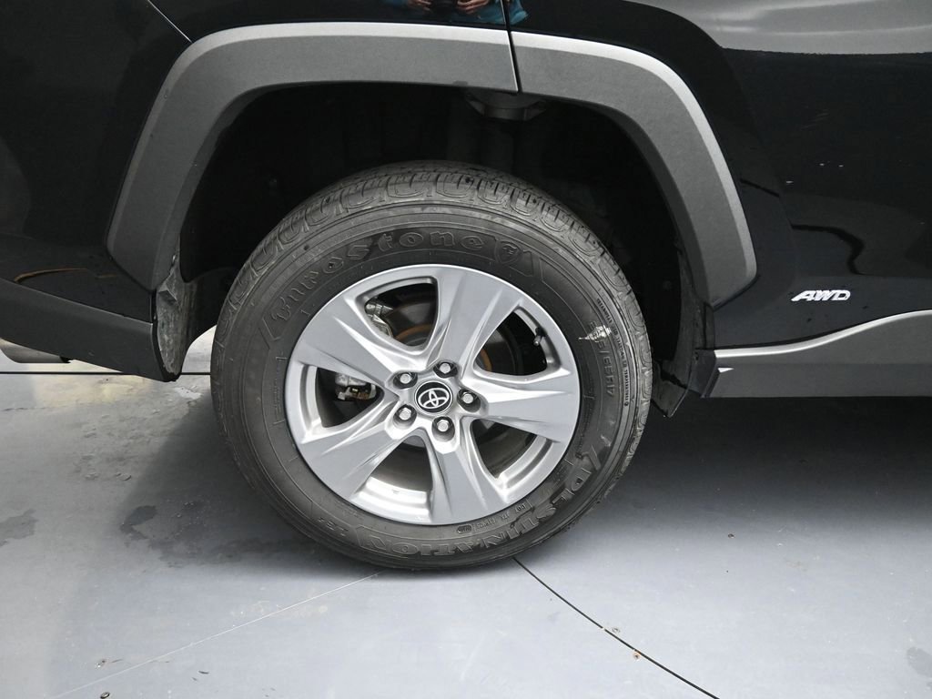 Used 2025 Toyota RAV4 LE image 16