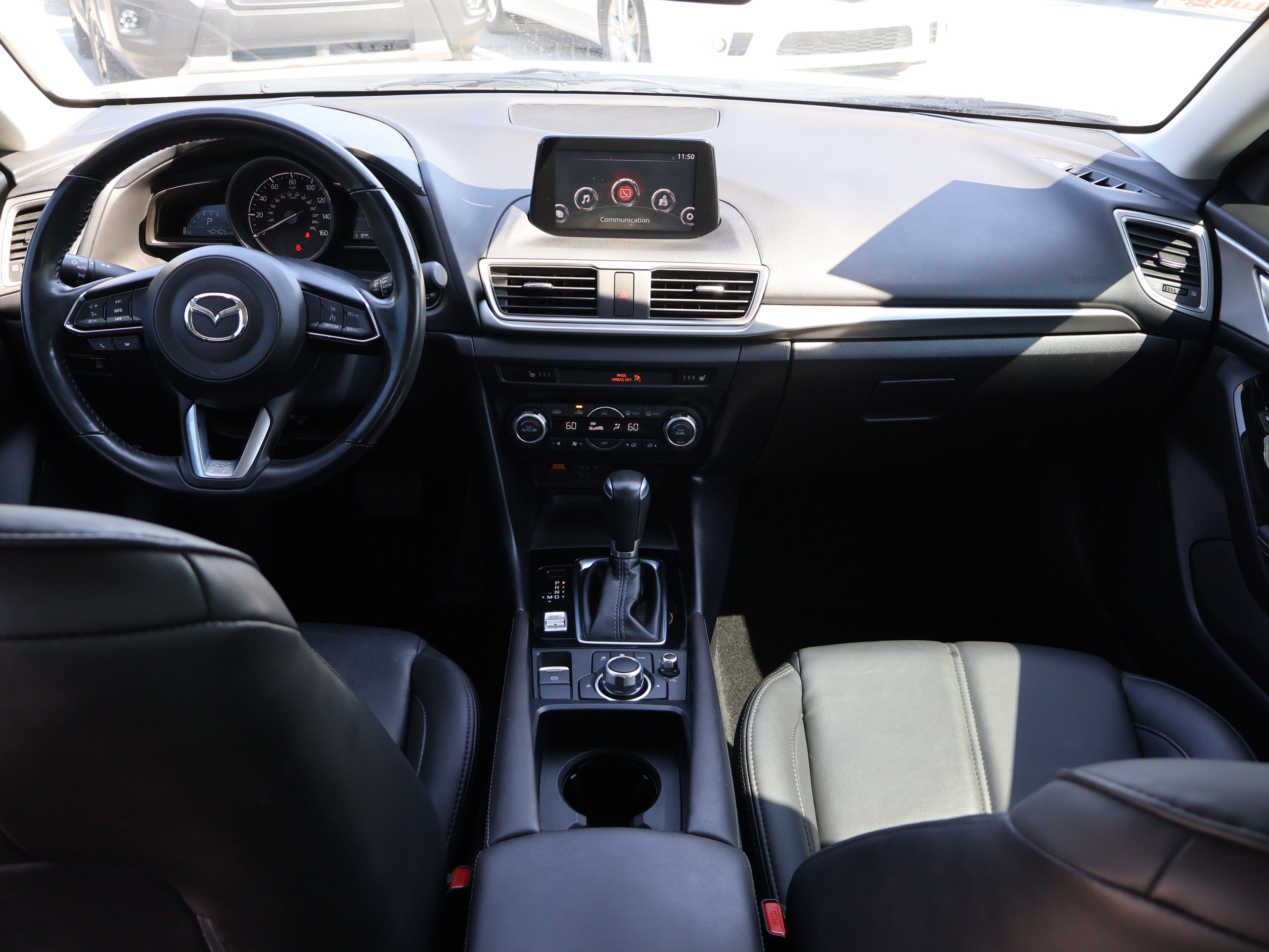 Used 2018 MAZDA MAZDA3 Touring FWD image 11
