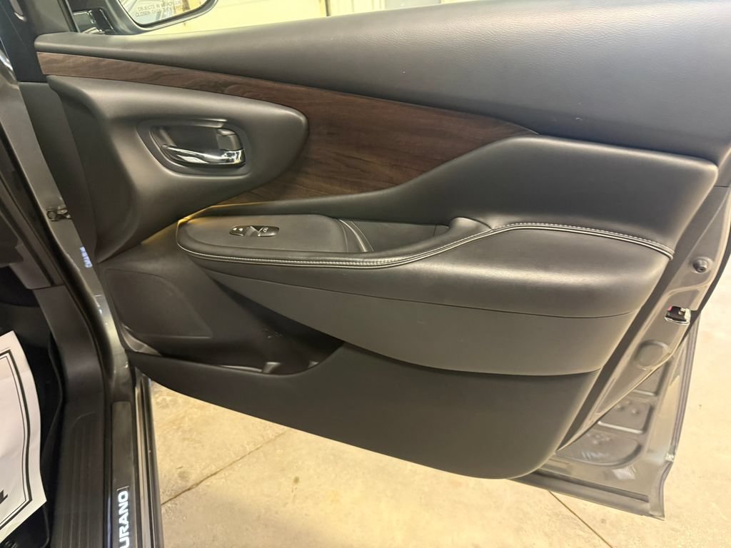 Used 2019 Nissan Murano Platinum w/ Cargo Package AWD/4WD image 32