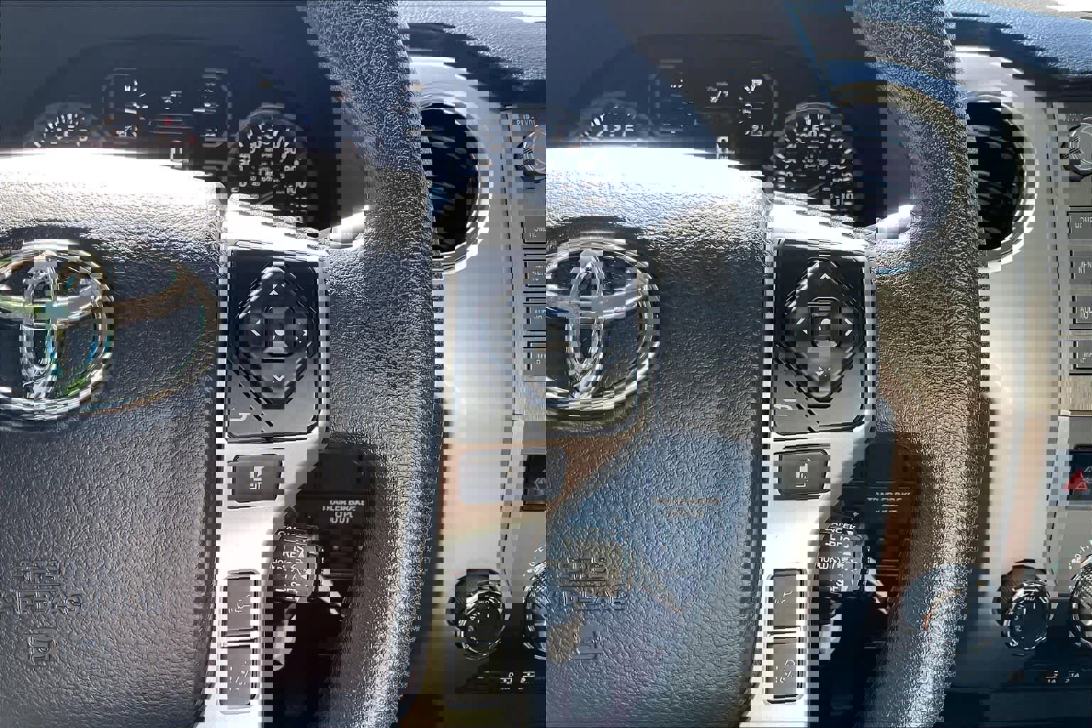 Used 2021 Toyota Tundra SR5 w/ Trail Edition image 18