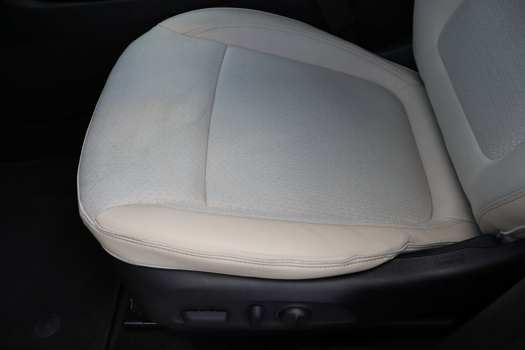 Certified 2023 Buick Encore GX Preferred w/ Cold Weather Comfort Package FWD image 21