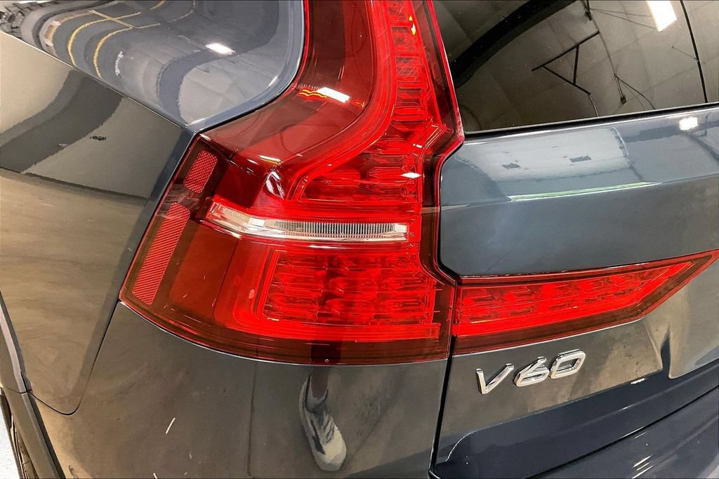 Certified 2025 Volvo V60 B5 Cross Country Ultra AWD/4WD image 24