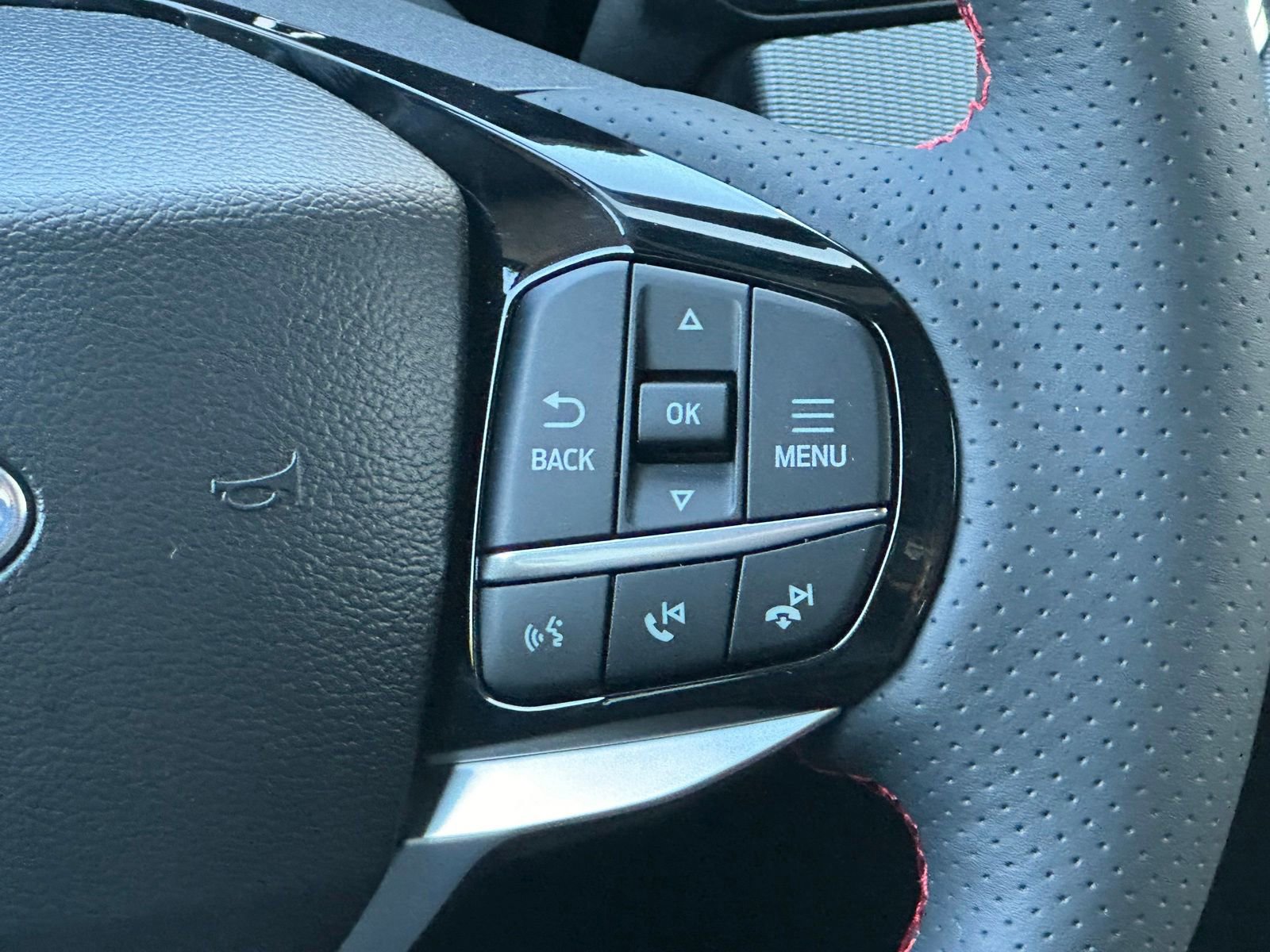 Used 2025 Ford Explorer ST AWD/4WD image 28