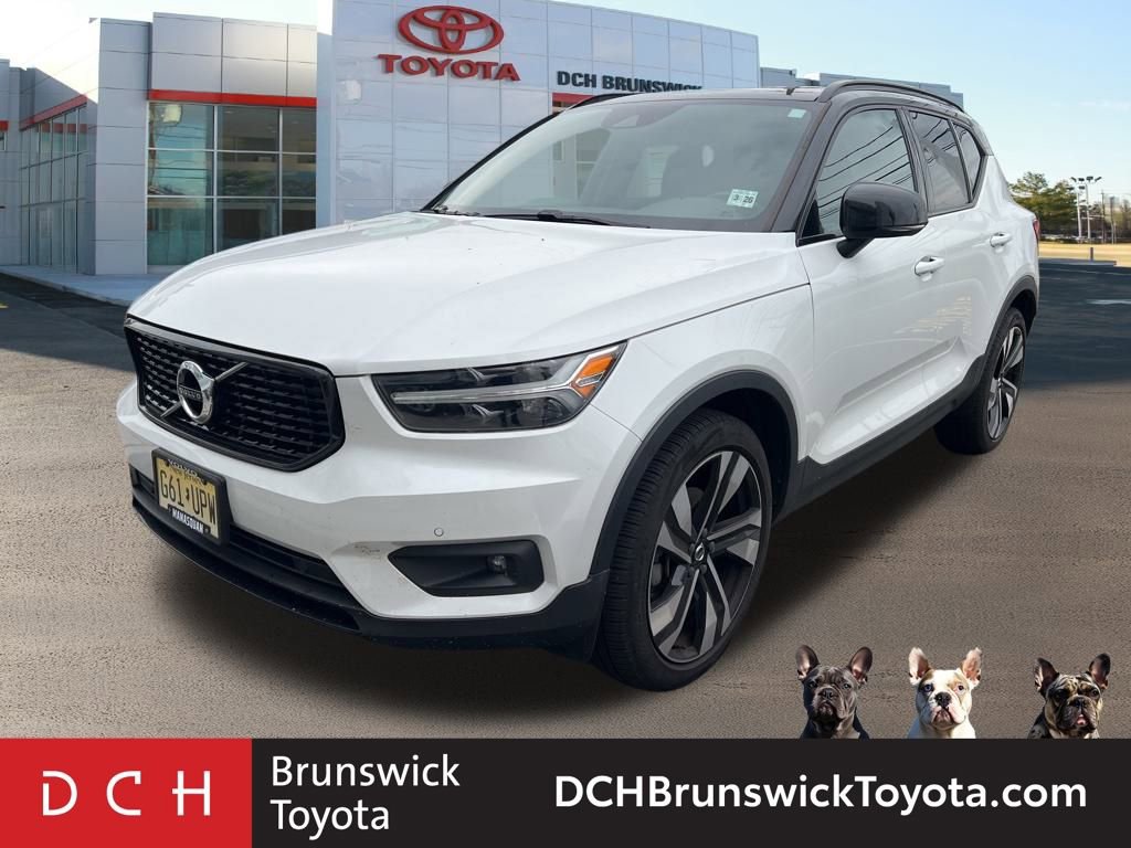 Used 2021 Volvo XC40 T5 R-Design w/ Climate Package