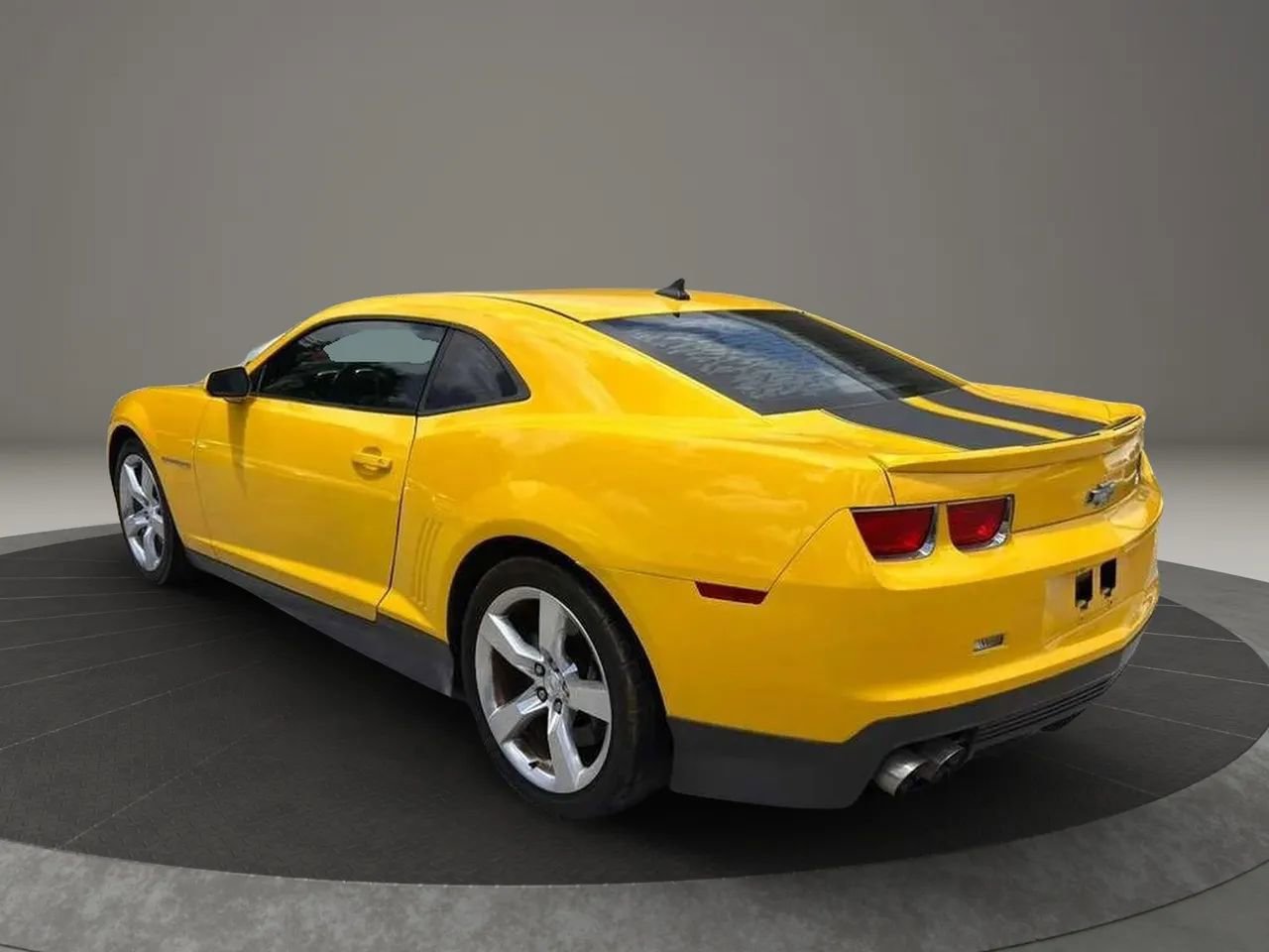 Used 2010 Chevrolet Camaro SS w/ LPO, Ground Effects Package RWD image 3