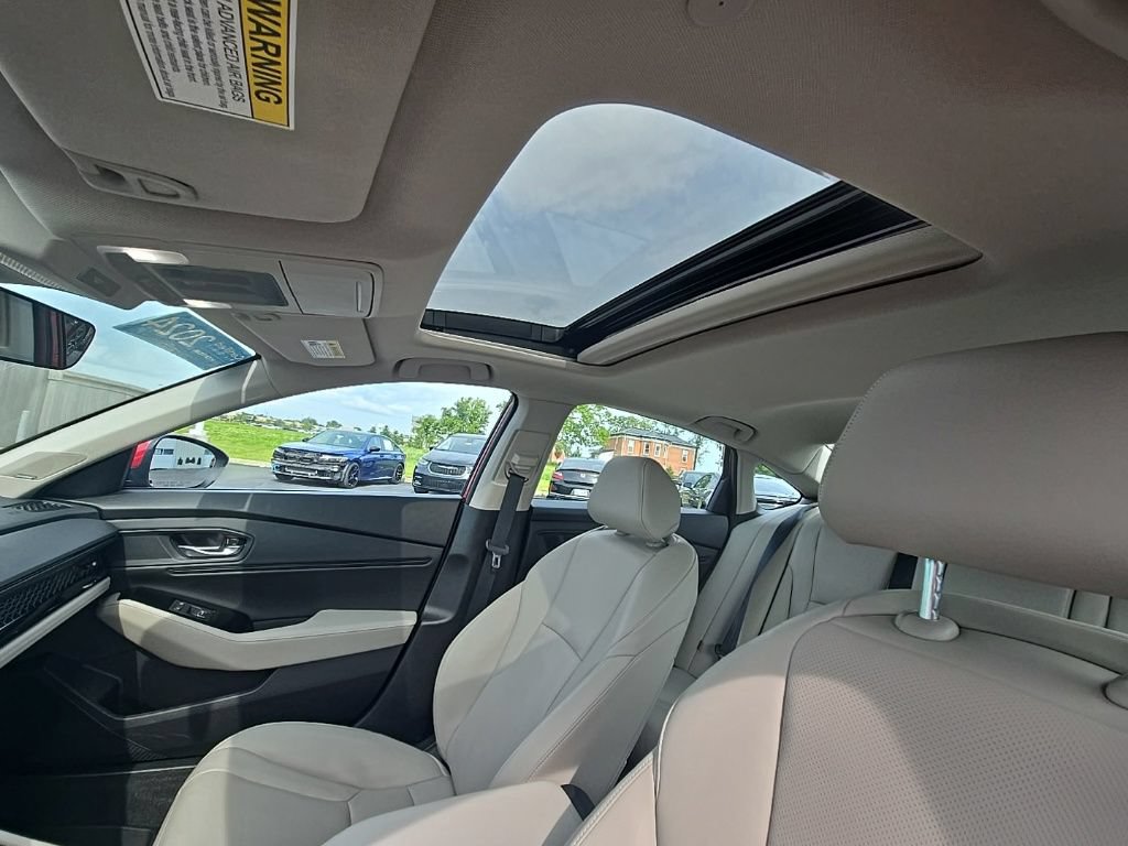 Used 2024 Honda Accord Touring image 15
