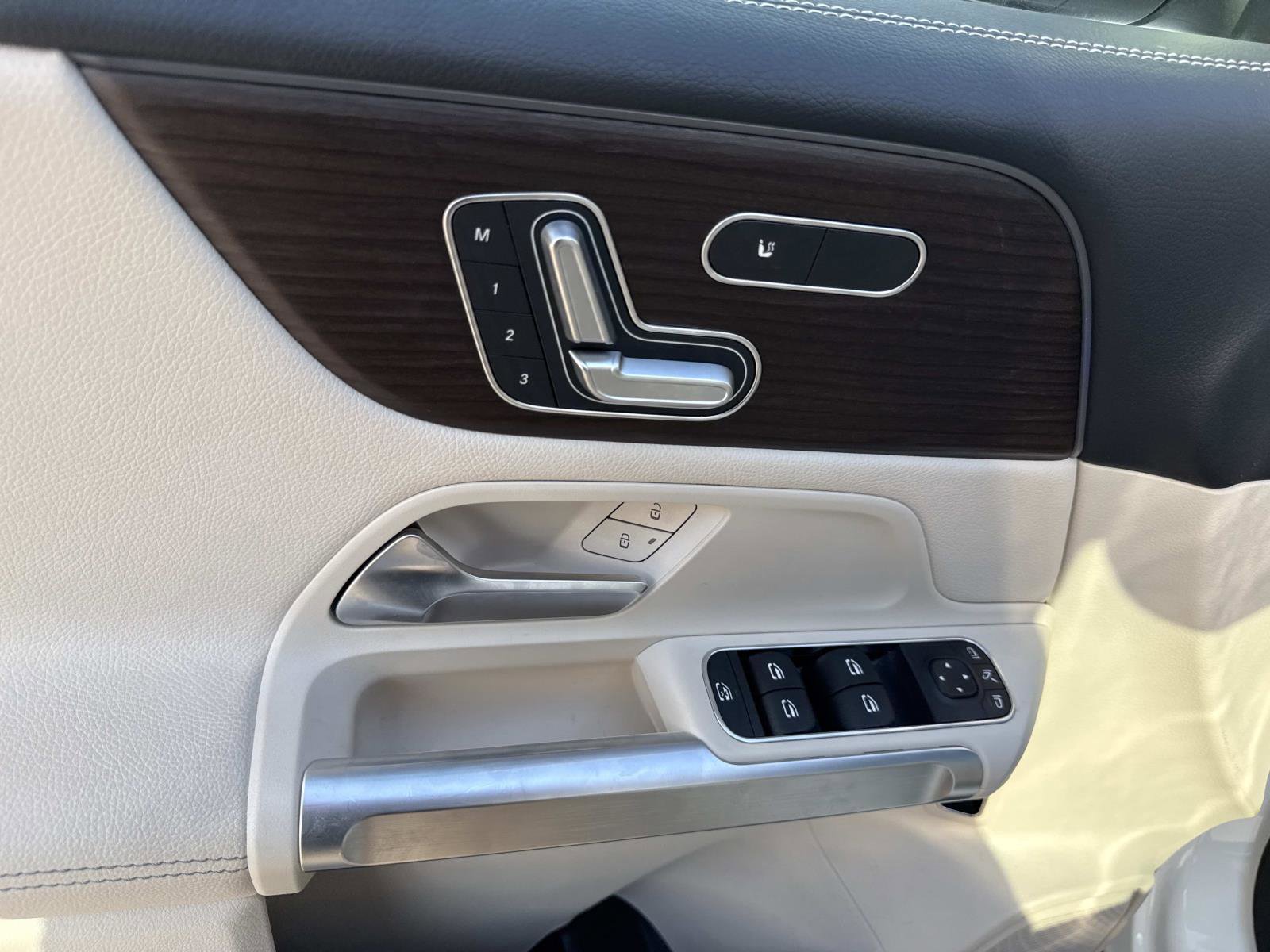 Used 2025 Mercedes-Benz GLB 250 GLB 250 image 19