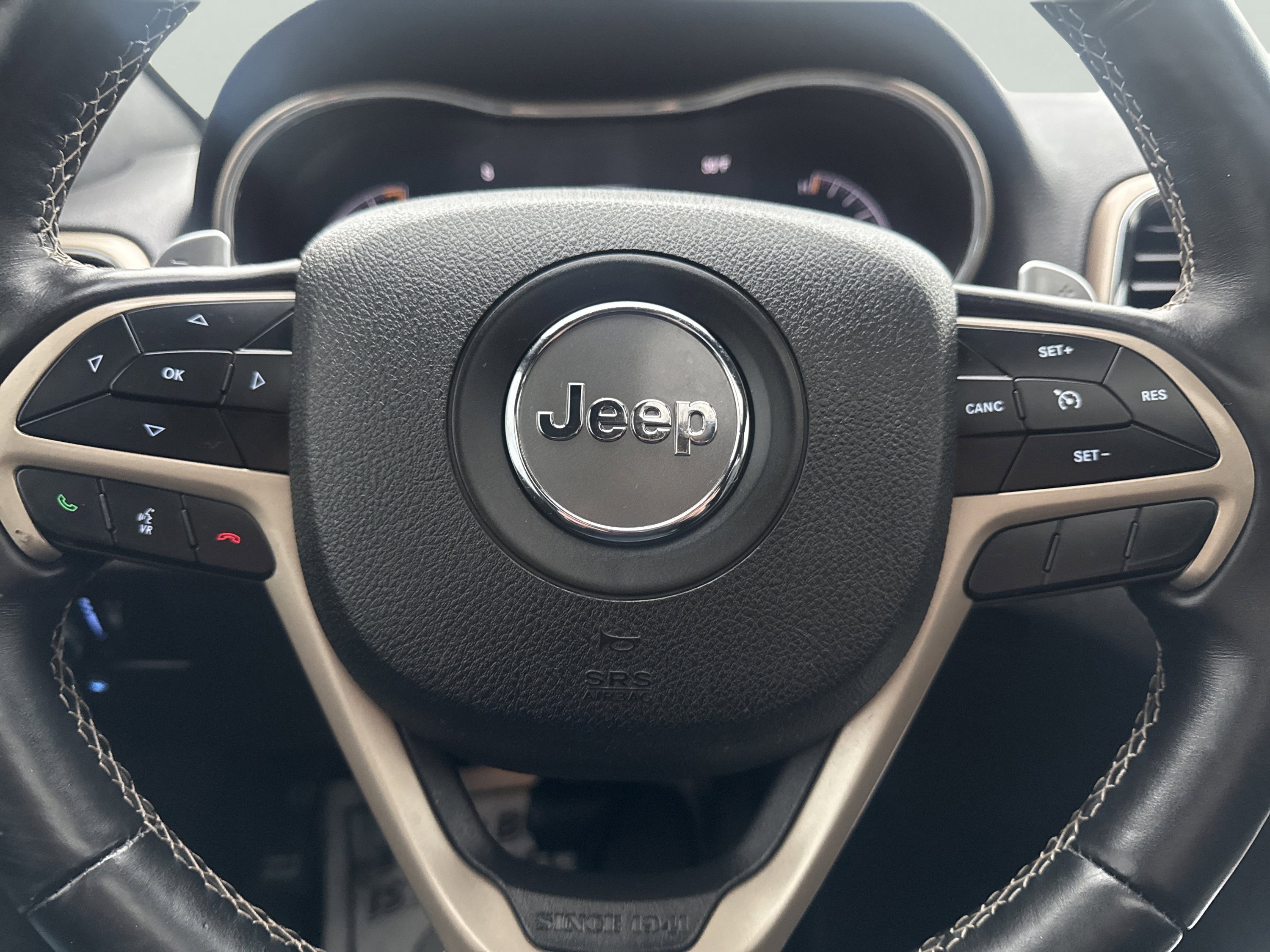 Used 2017 Jeep Grand Cherokee Limited image 22