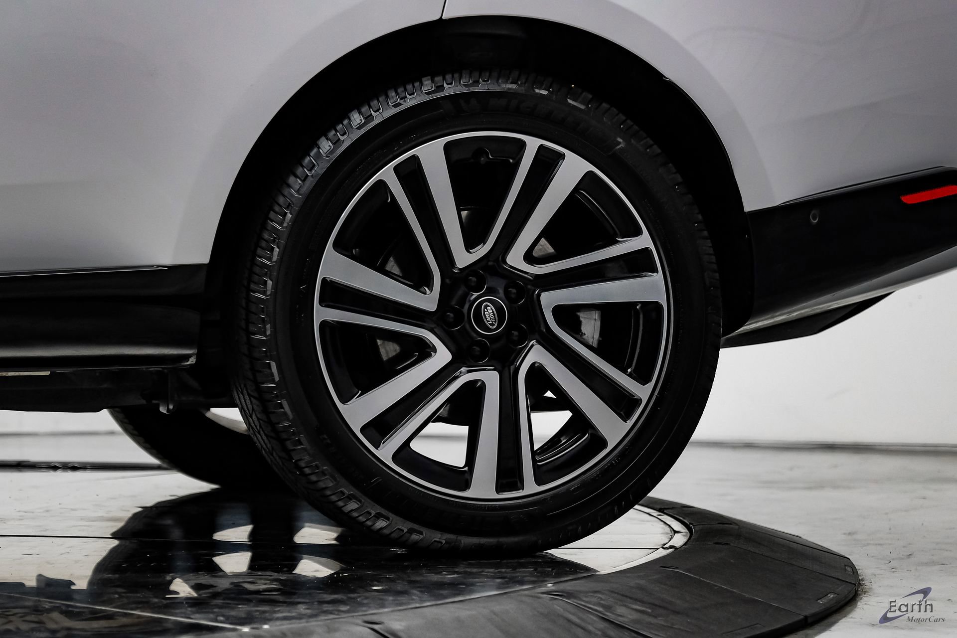 Used 2023 Land Rover Range Rover SE image 95
