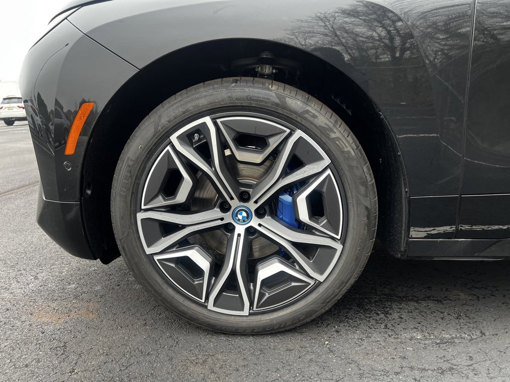 Used 2025 BMW iX xDrive50 image 7