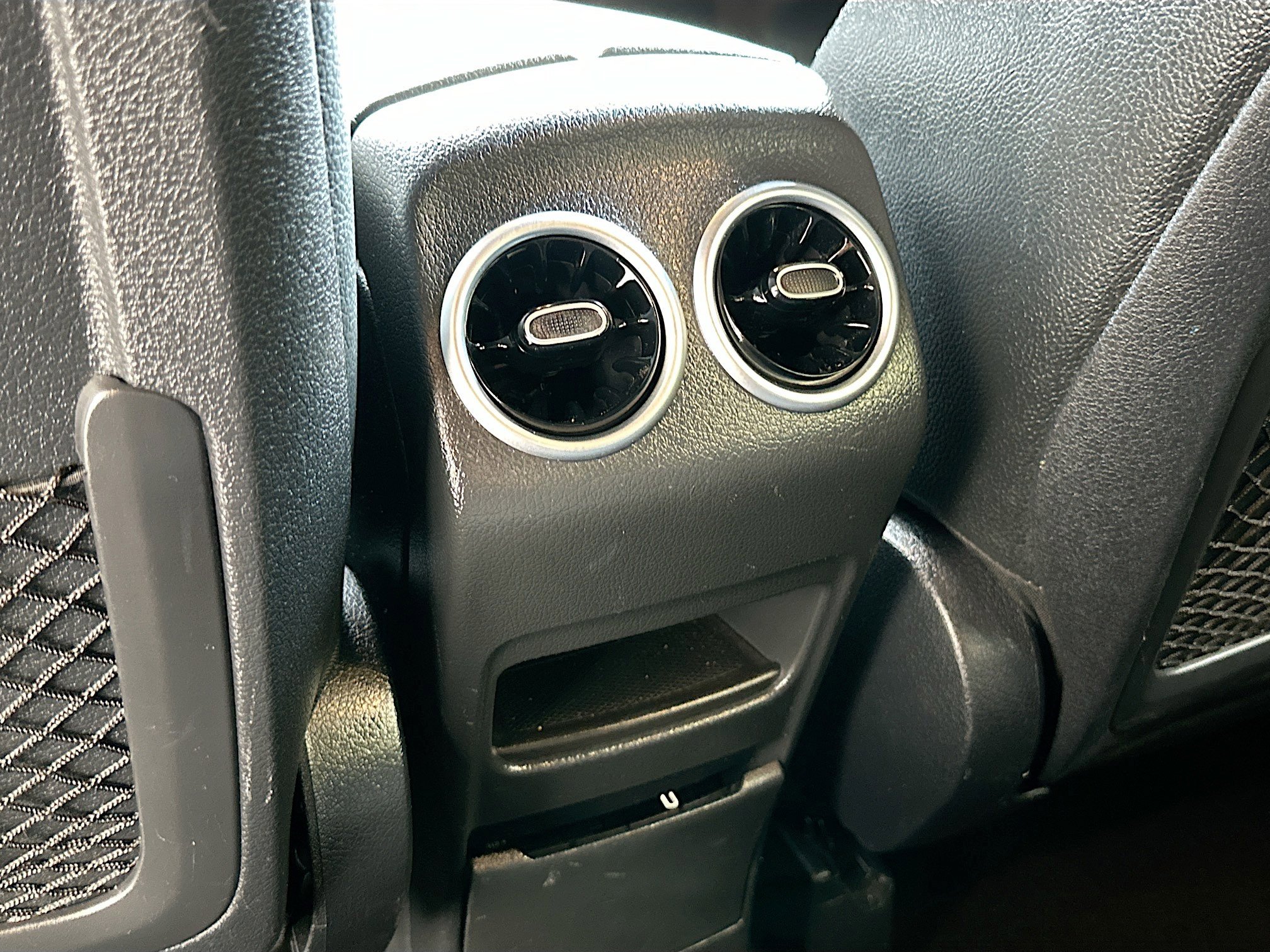 Used 2024 Mercedes-Benz GLB 250 image 24
