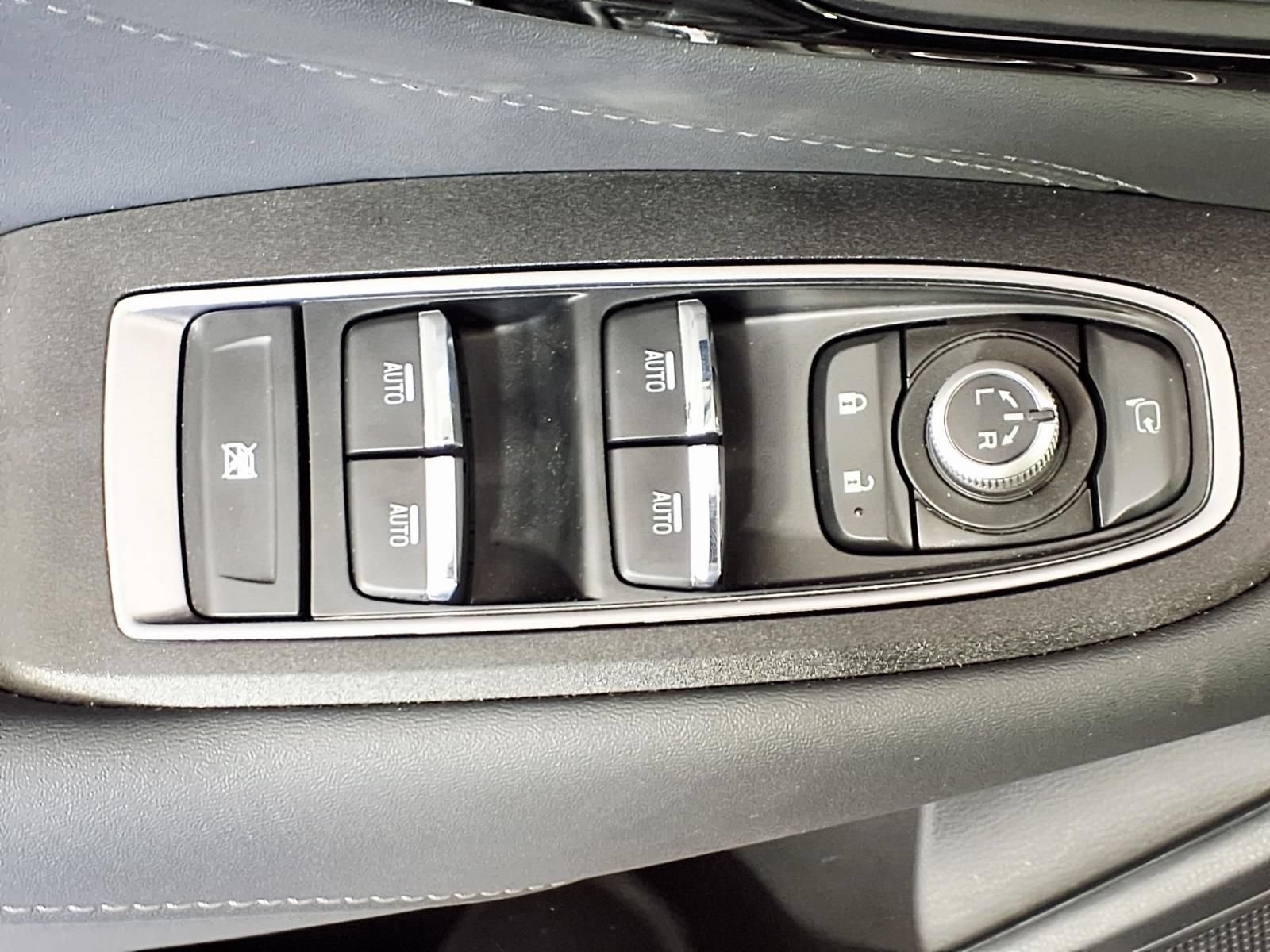 Certified 2025 Subaru Outback Touring AWD/4WD image 14