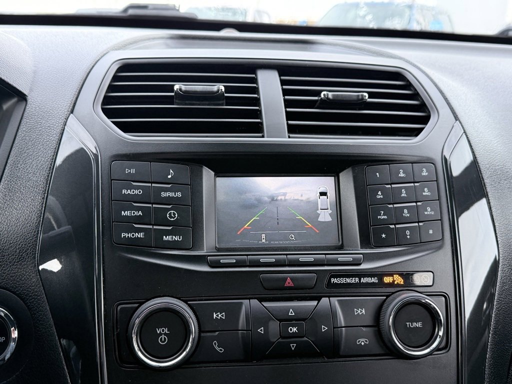 Used 2018 Ford Explorer XLT image 17