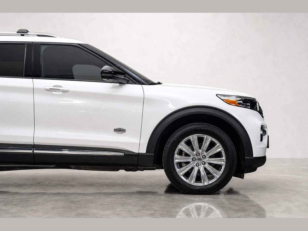 Used 2021 Ford Explorer King Ranch w/ Premium Technology Package AWD/4WD image 4