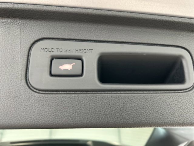 Used 2025 Honda Pilot TrailSport image 19