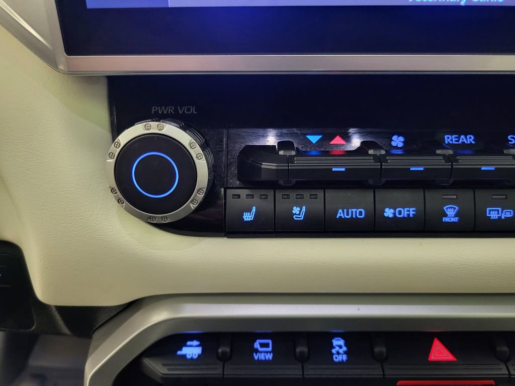 Used 2024 Toyota Sequoia Capstone image 17