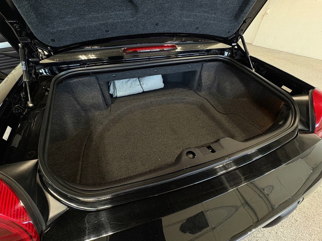 Used 2005 Ford Thunderbird image 21