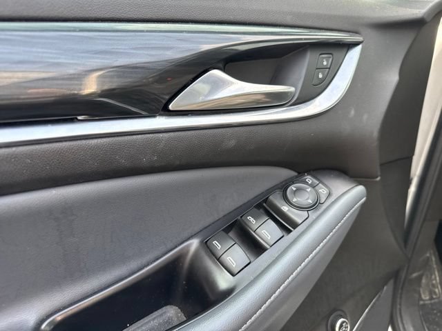 Used 2021 Buick Enclave Essence w/ Sound and Sites Package AWD/4WD image 15