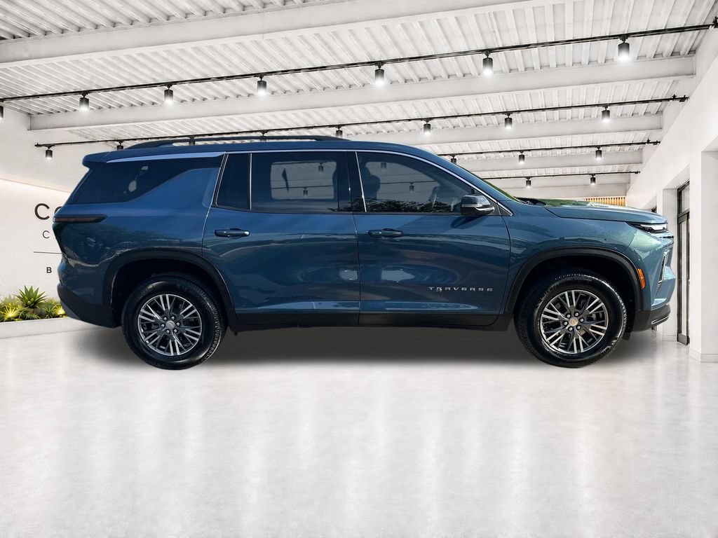 Used 2024 Chevrolet Traverse LT FWD image 11