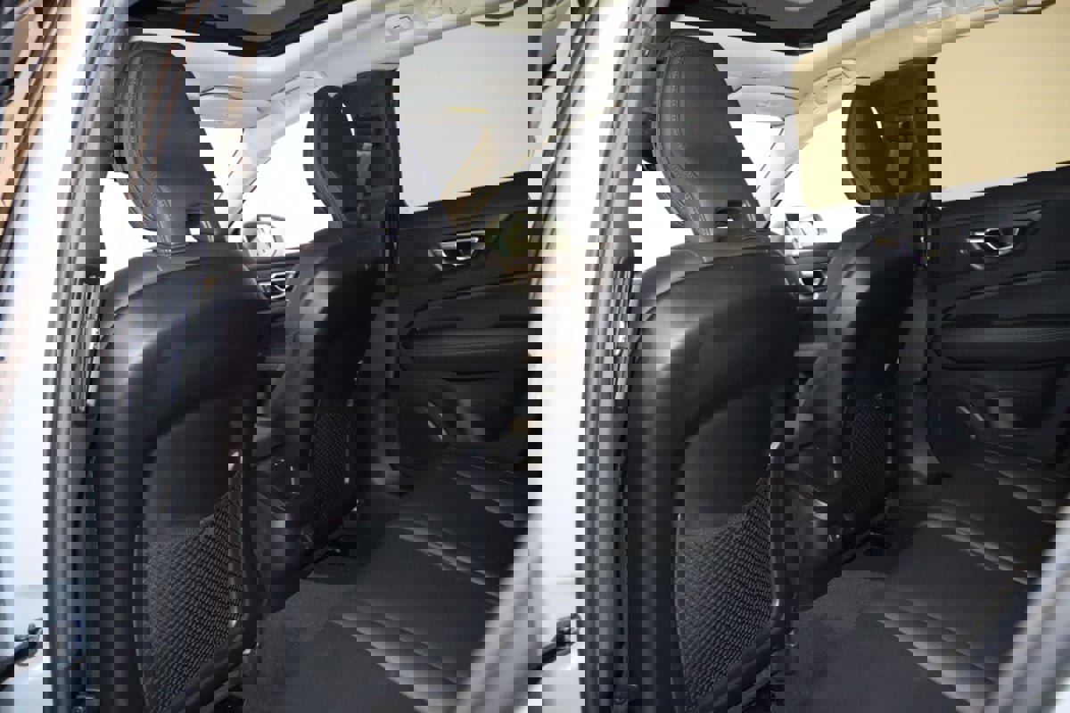 Used 2025 Volvo V60 B5 Cross Country Plus image 48